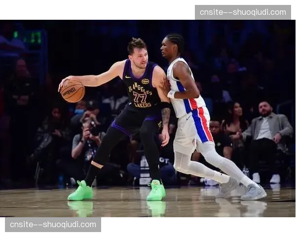 活塞防守效率109.9东部第四 奥萨尔汤普森抢断数据领跑 活塞防守效率109.9东部第四 奥萨尔汤普森抢断数据领跑